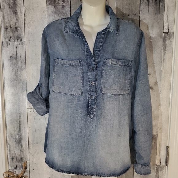 Anthropologie Tops - Anthropologie cloth and stone chambray den…